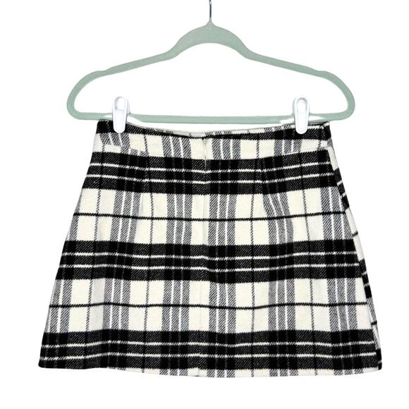 Forever 21 Plaid Check Wool Mini Skirt Size Medium Black White Academia Preppy - Picture 7 of 7